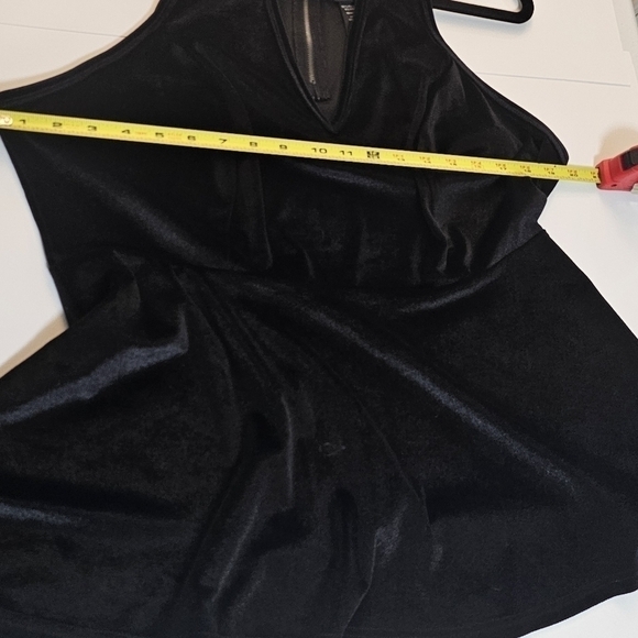 Torrid Peplum Top Plus Size Sleeveless Velvet Cutout Baby doll Top Size 0 Large - Picture 7 of 9